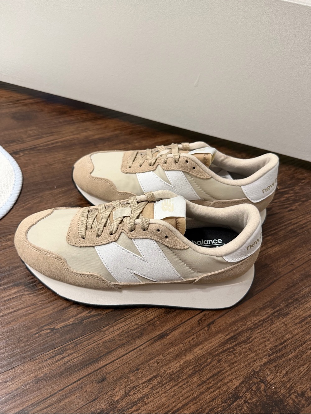 New Balance Cream & White Retro-Style Runner Sneakers